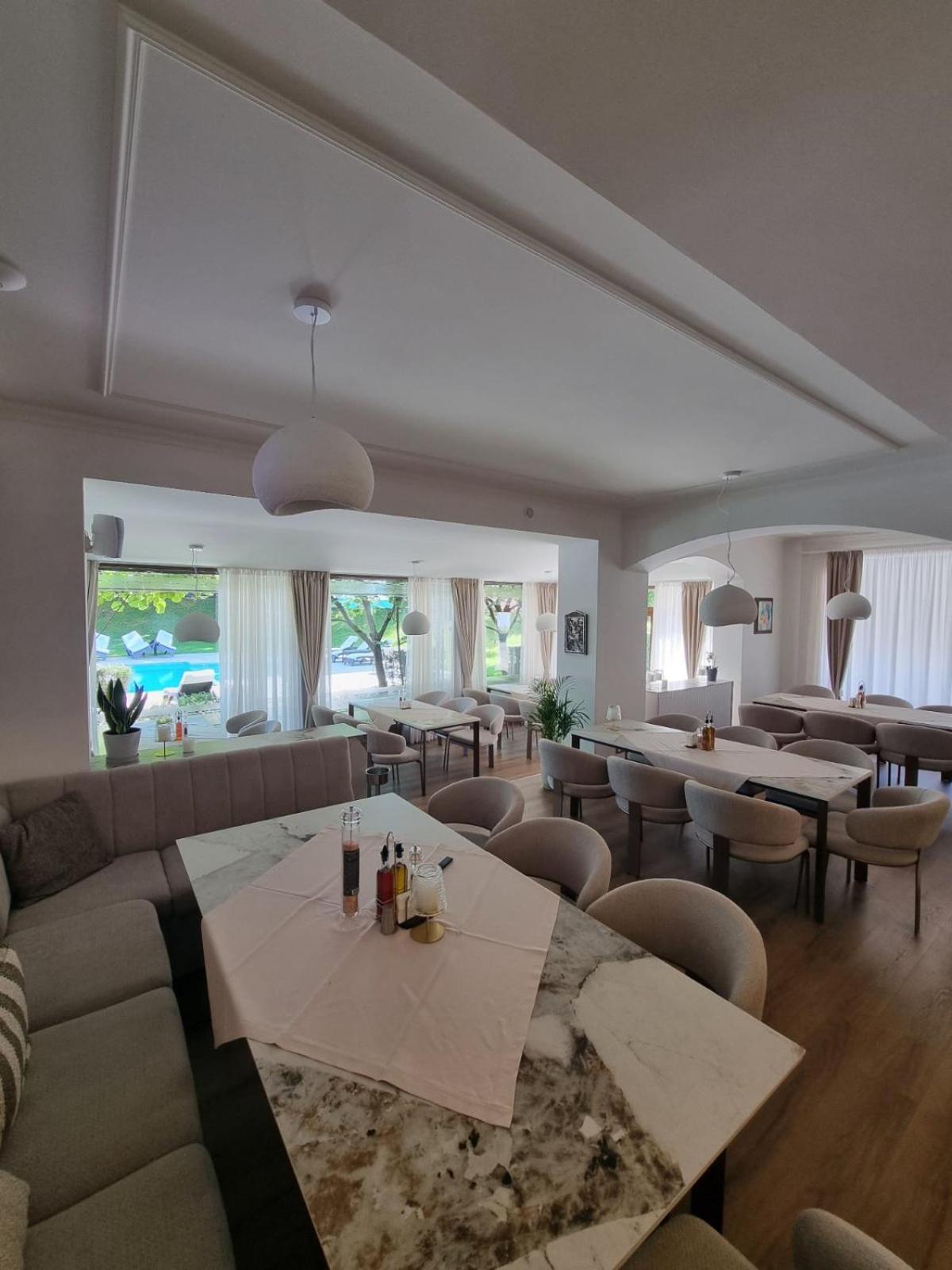Family Hotel Edia-ساندانسكي المظهر الخارجي الصورة