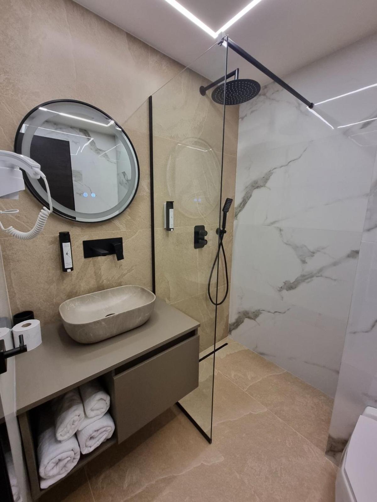 Family Hotel Edia-ساندانسكي المظهر الخارجي الصورة