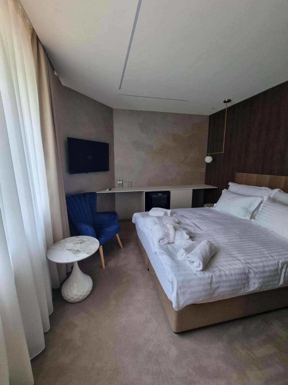 Family Hotel Edia-ساندانسكي المظهر الخارجي الصورة